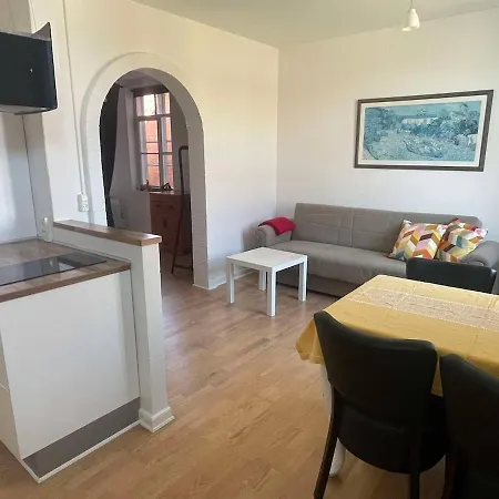 Cozy Base Near The Cathedral Апартаменты